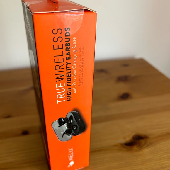 HELIX True Wireless High Fidelity Earbuds - Picture 6 of 12